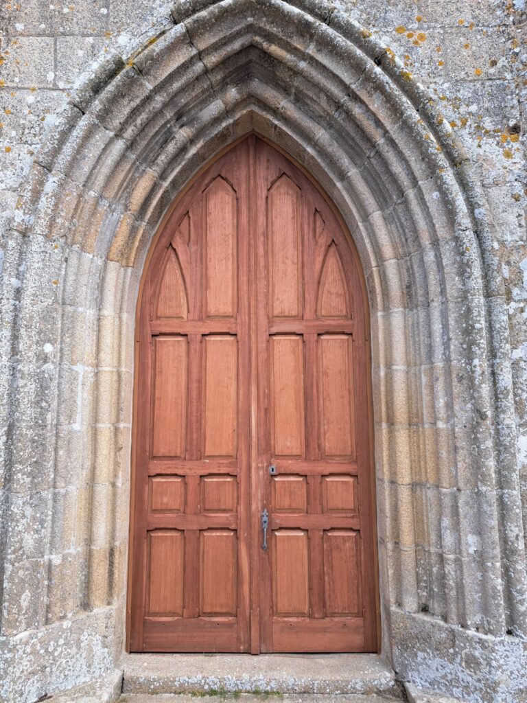 Menuiserie Leblanc Menuisier Traditionel A Dinan Fabrication Porte Deglise 4